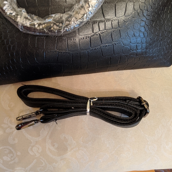 Handbag - Picture 5 of 6